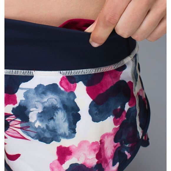 Lululemon Run: Speed Short
Inky Floral Ghost Inkwell Bumble Berry / Inkwell - Picture 8 of 15